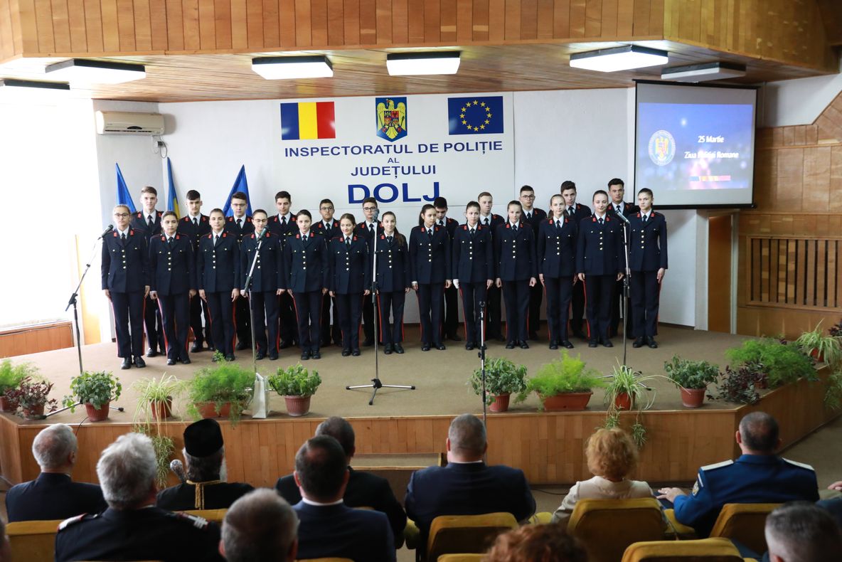 Ziua Poliției Române, marcată și în județul Dolj. Polițiști avansați în grad și expoziție cu tehnică de luptă