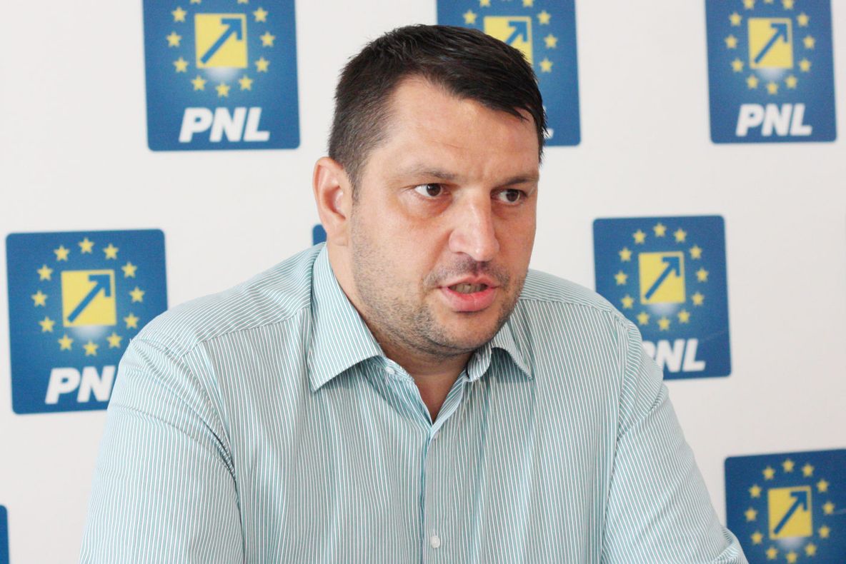 Declaraţie de neînţeles a preşedintelui PNL Dolj: „Copiii să-i înmormânteze pe pământ, aici, și nu prin corespondență, așa cum dorește PSD” - VIDEO