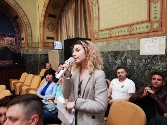 Autoritățile nu sunt pregătite să ofere transport gratuit elevilor din Craiova. Poate din toamnă