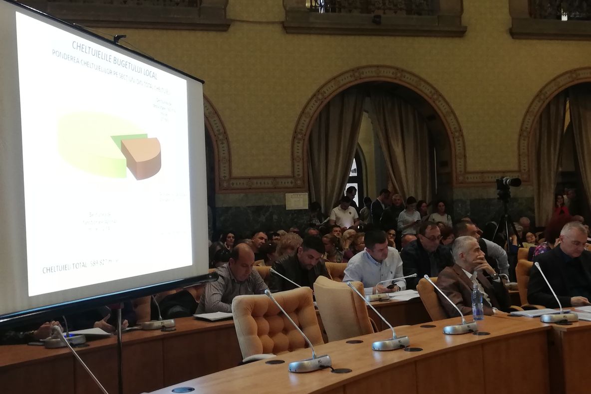 A început dezbaterea publică a bugetului Craiovei pentru acest an. Care sunt așteptările cetățenilor