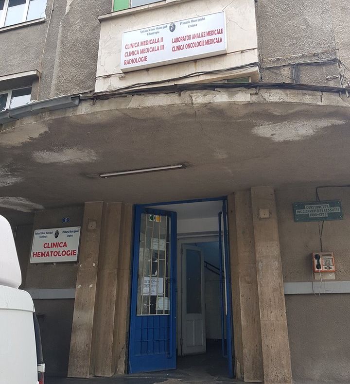 Clinica de Hematologie din Craiova, tot cu lacătul pe ușă. Director: „Nu s-a reluat activitatea, azi. Internările sunt suspendate”