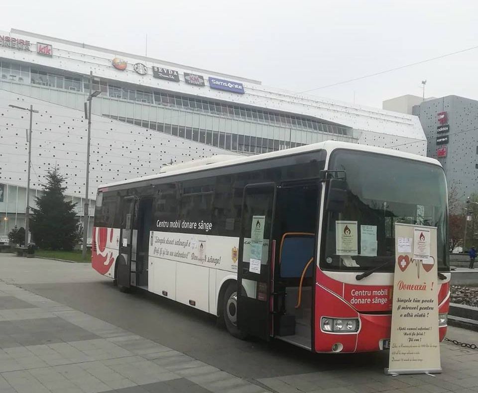 Caravana „O șansă pentru viață”, în centrul Craiovei. Criză de sânge în spitale