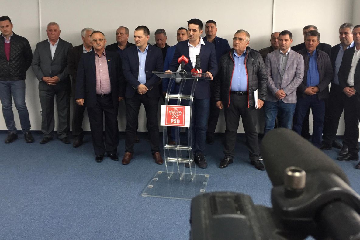 Primarii PNL care l-au susţinut pe Claudiu Manda, la europarlamentare, excluşi din partid