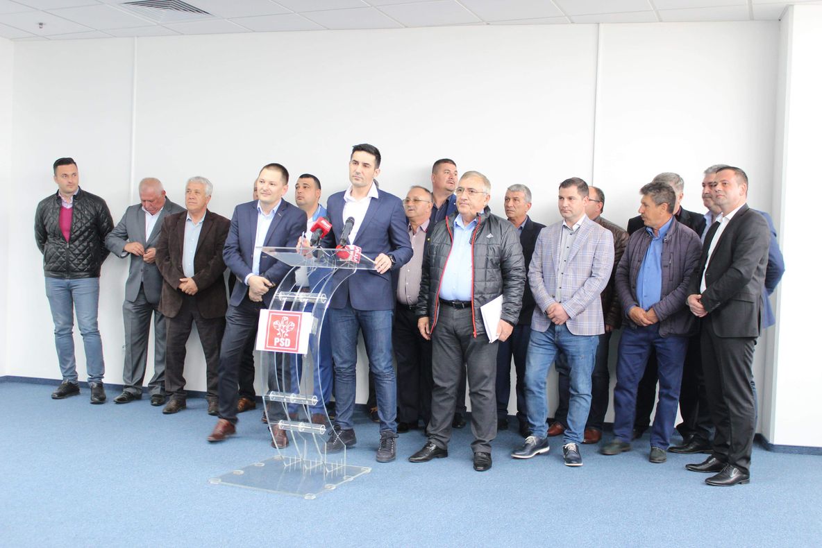 PNL Dolj reacționează după ce mai mulți edili liberali au decis să susțină PSD la europarlamentare. "Manda forțează mâna primarilor racolați"