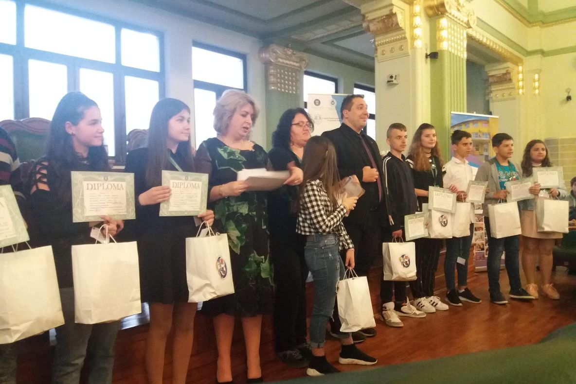 Elevii craioveni cu deficiențe de auz, pe podium la olimpiadă