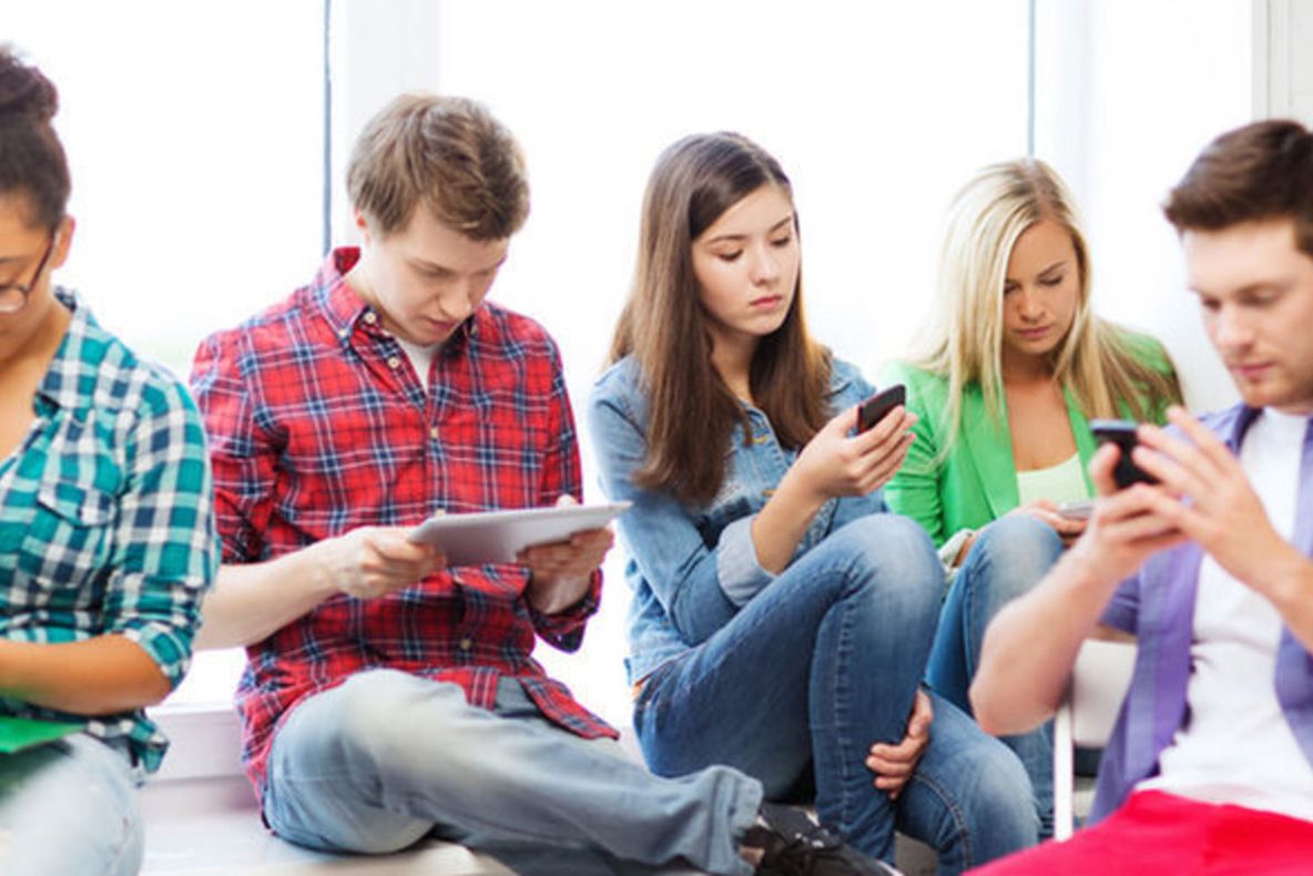 Problemele și dorințele tinerilor din Dolj, în dezbatere publică