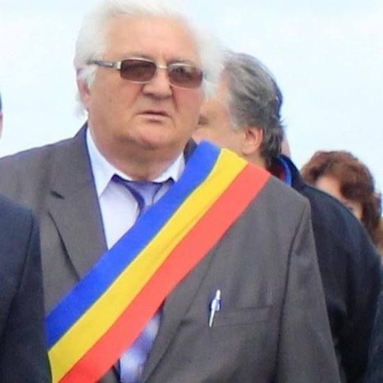 VIDEO. Cum poate să jignească, edilul unei comune din județul Dolj, persoanele aflate într-o secție de votare. Primarul a fost amendat