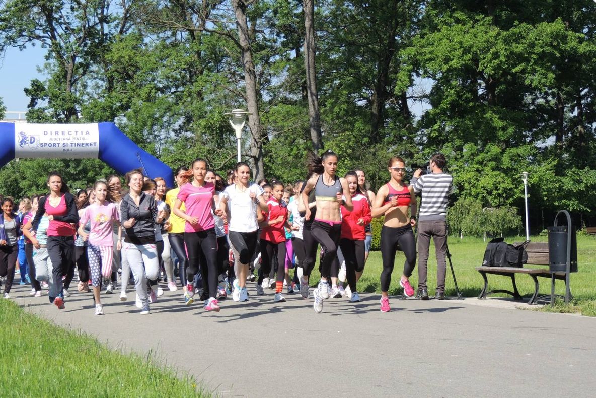 Săptămână plină de activități pentru tinerii din Craiova. Direcția de Sport și Tineret Dolj încurajează voluntariatul