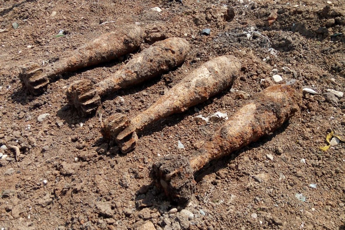 Patru bombe neexplodate din Al Doilea Război Mondial, descoperite la Cârcea - FOTO