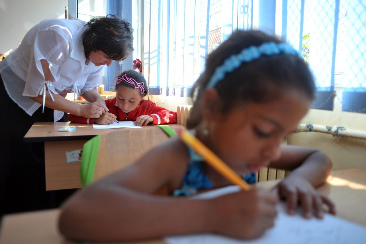 Mii de persoane de etnie romă din Craiova vor beneficia de un amplu program de sprijin