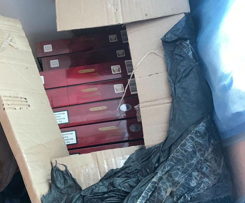 Doljeni reținuți pentru contrabandă cu țigări. Polițiștii au efectuat alte trei percheziții, în Băilești