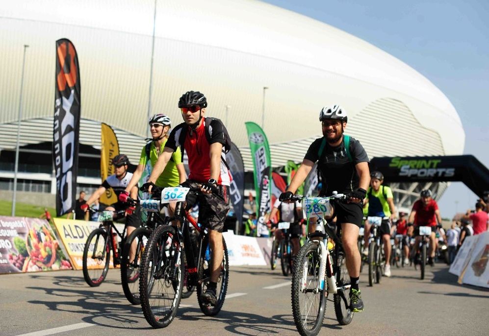 Concurenți din toată țara la competiția de mountain biking din Bănie