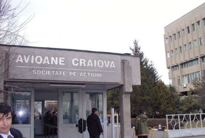 Directorul societății „Avioane Craiova” a demisionat. „Fabrica întâmpină greutăţi”