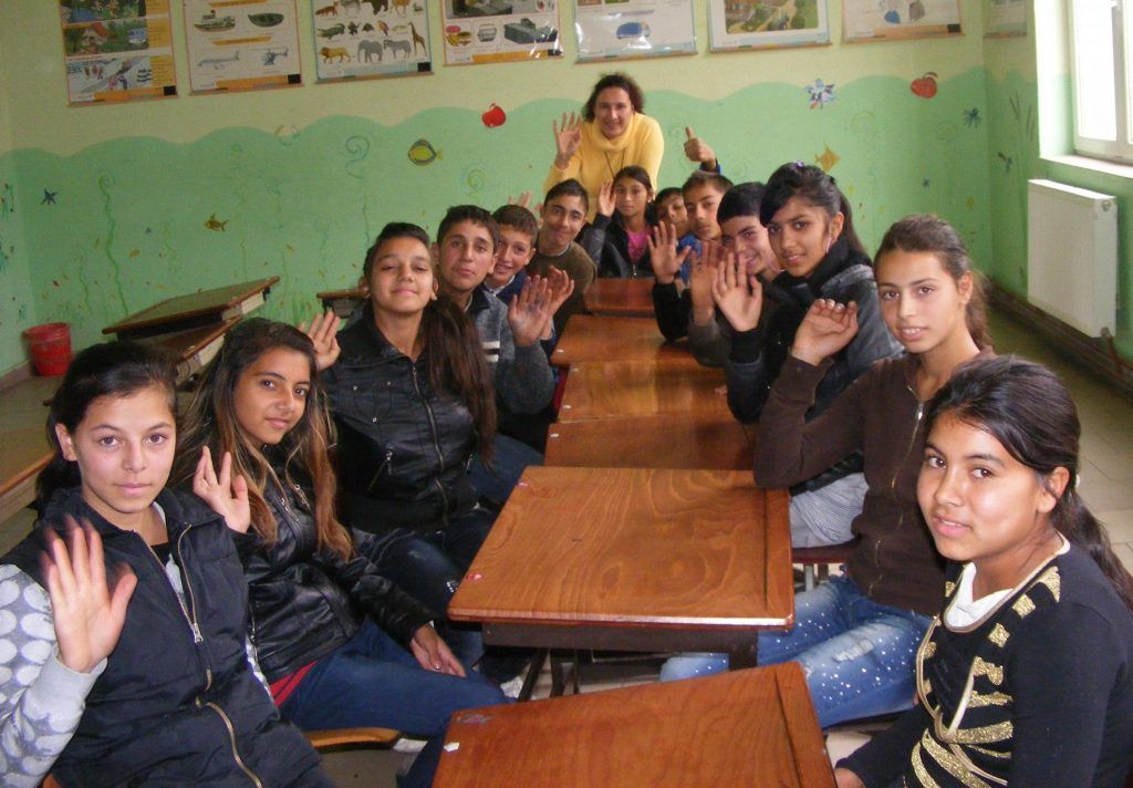 Locuri speciale în licee și școli profesionale pentru copiii de etnie romă din județul Dolj