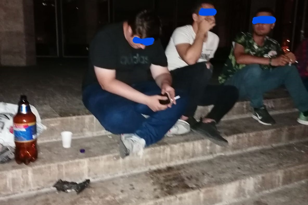 Amenzi pentru sute de craioveni prinși consumând alcool pe domeniul public