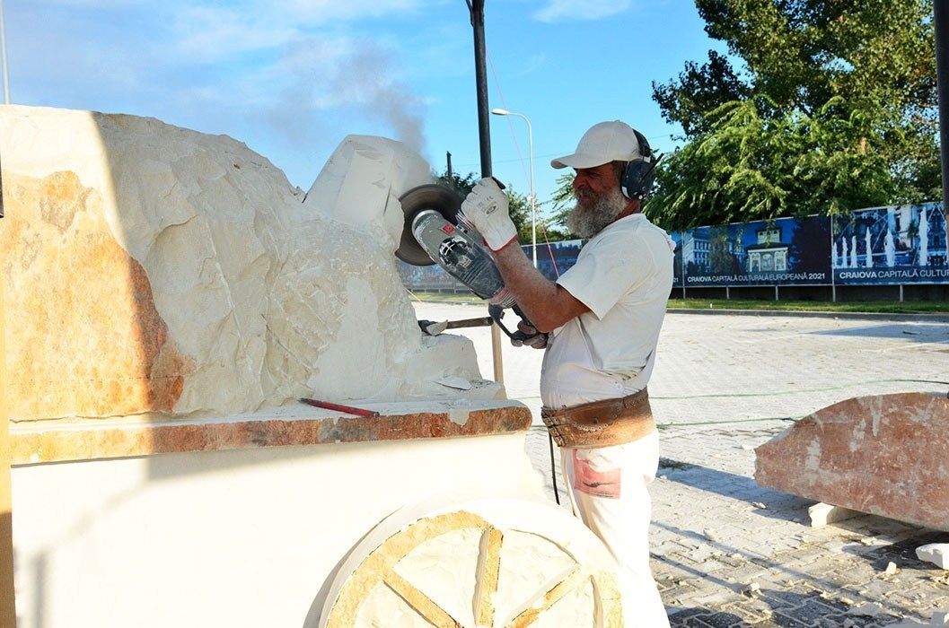 Sculptori din patru țări vor participa la Simpozionul „Drumuri Brâncușiene”, la Craiova