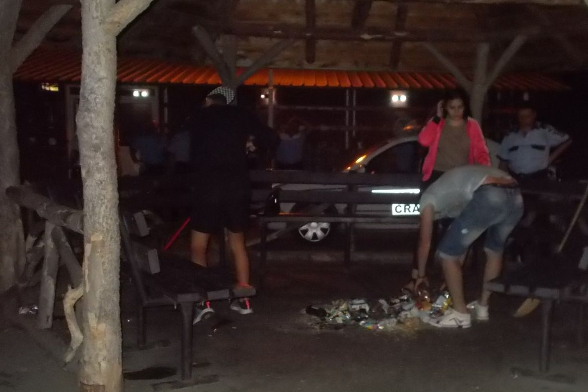 Craioveni amendați pentru mizeria din foișoare și din parcuri. S-au dat sancțiuni și pentru cerșetorie