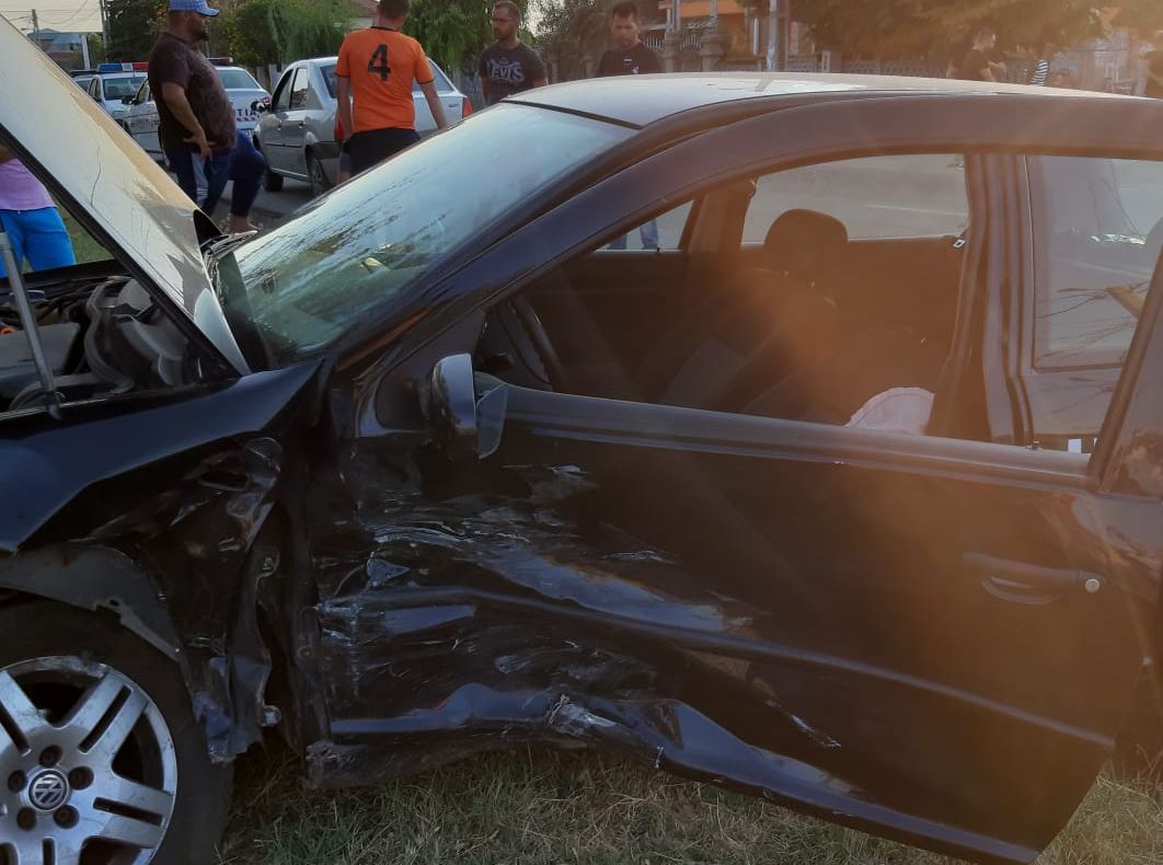 Accident într-o comună din Dolj. Un tânăr din Podari a ajuns la spital - FOTO