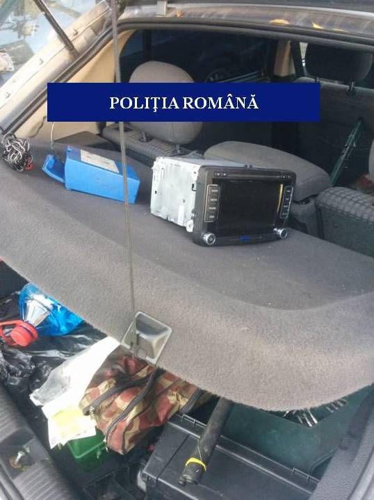 Craiova: Focuri de armă pentru prinderea unui hoţ de maşini