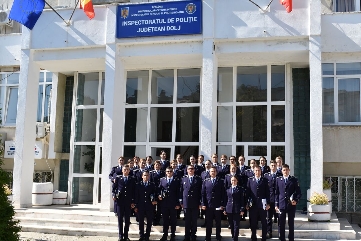 Absolvenți de elită, polițiști la IPJ Dolj