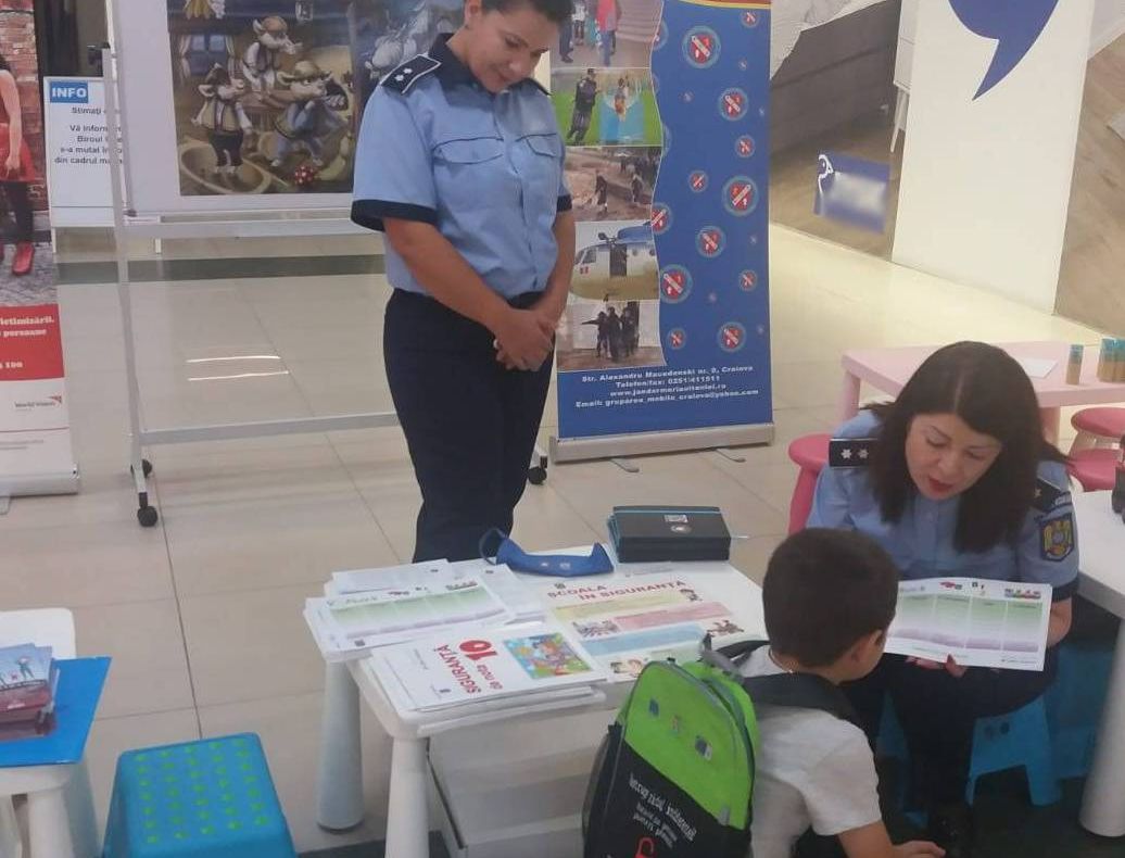 Campania „10 Pentru Siguranță” a luat startul. Copiii doljeni au avut prima întâlnire cu polițiștii