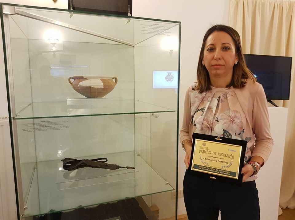 Angajată a Muzeului Olteniei, premiu de excelență pentru restaurarea unei spade