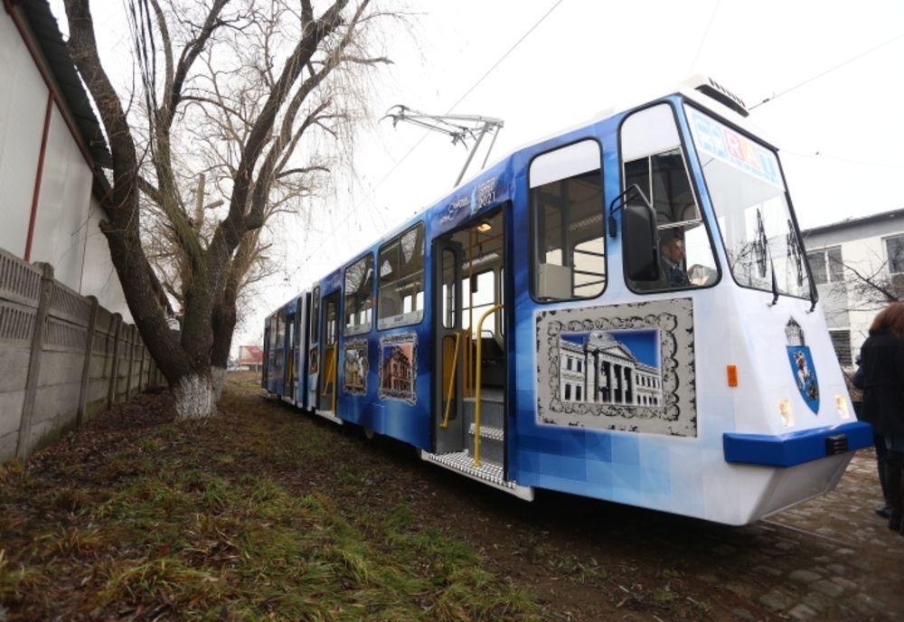 Adăposturi modulare, în sfârșit, în stațiile de tramvai din Craiova
