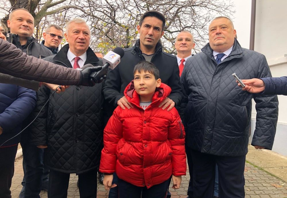 Europarlamentarul Claudiu Manda, la urne, în Craiova, fără Olguța Vasilescu. „Am votat pentru a invalida politicile de austeritate”