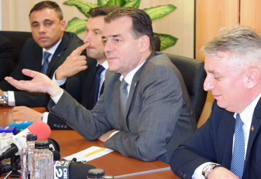 Orban a anunţat când demite prefecţii şi directorii puşi de PSD