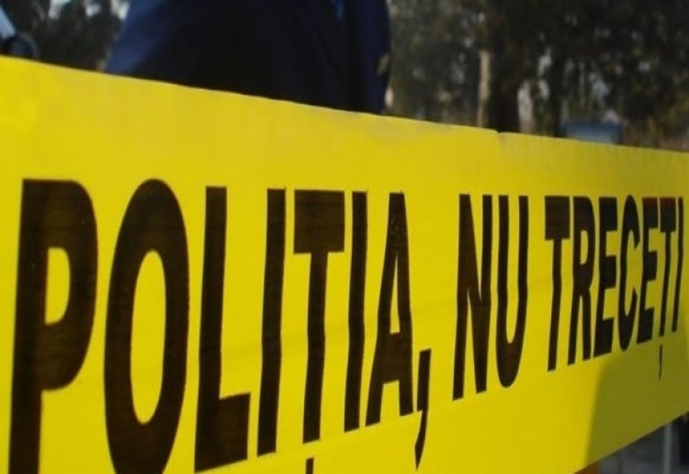 Doljean găsit spânzurat de o cruce în cimitir