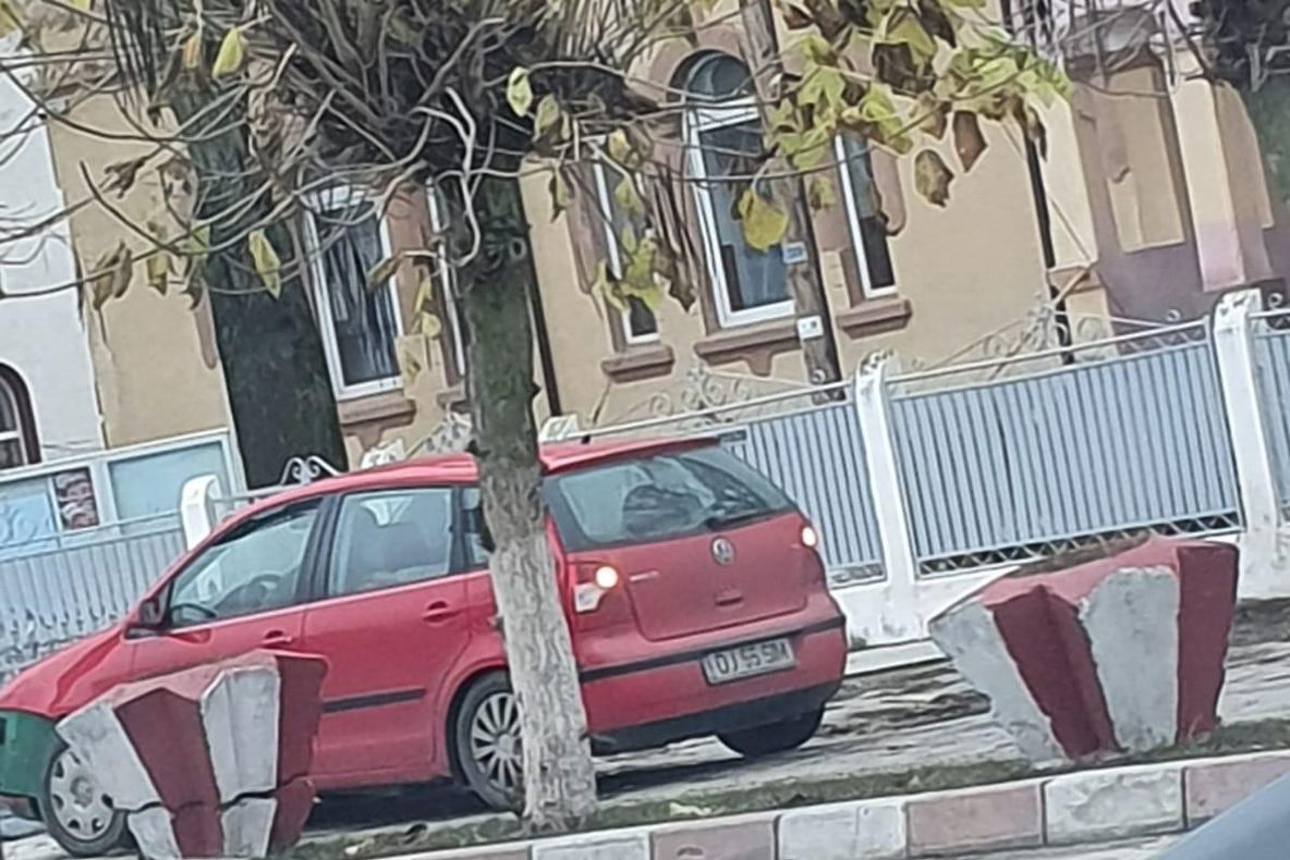 Directorul unui liceu din Dolj, acuzat că face transport electoral