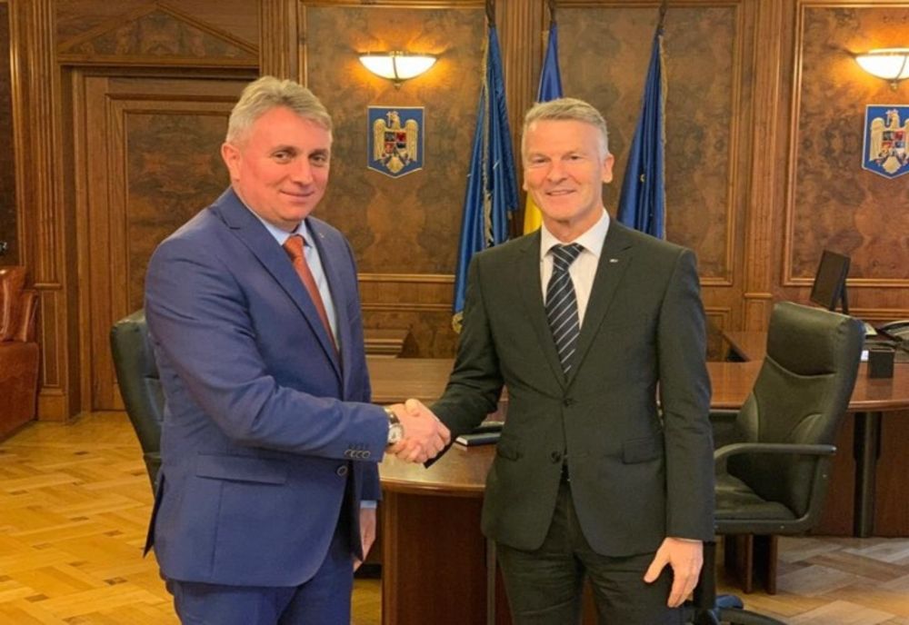 Președintele Ford România, întâlnire cu ministrul Transporturilor. Infrastructura rutieră din Sud, subiectul discuției