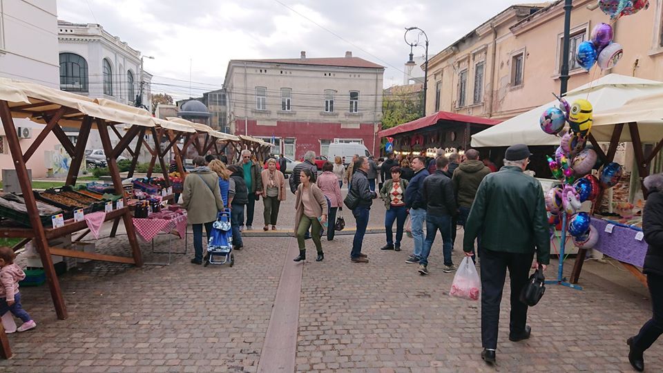 O nouă ediție a pieței volante, în centrul Băniei. Fructe și legume de la producători