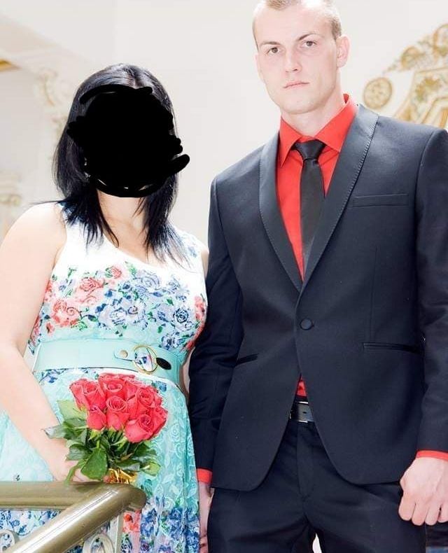 Acesta este polițistul din Craiova, arestat pentru pornografie infantilă. Era divorțat și are un copil