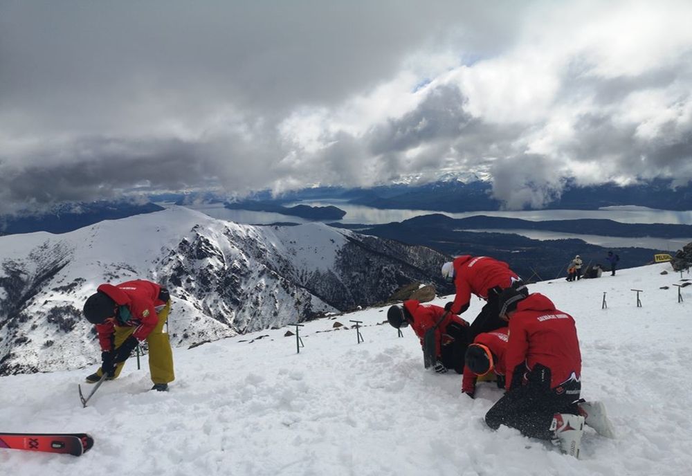 Încă o zi cu zeci de apeluri de ajutor, adresate echipelor Salvamont