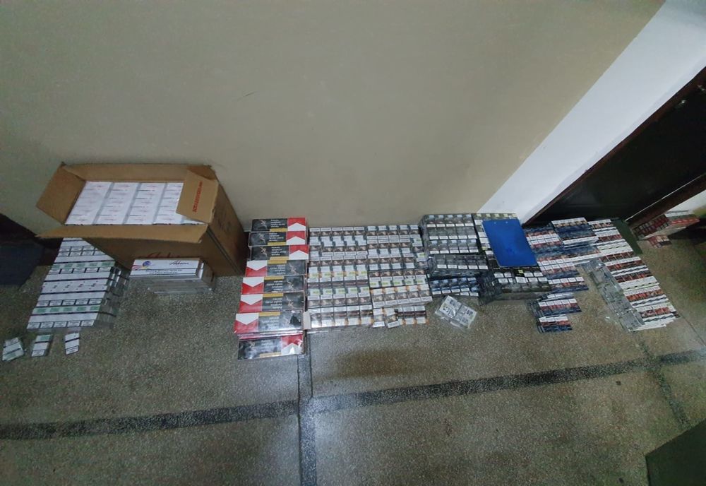 Contrabandă cu mii de pachete de țigări în Piața Centrală din Craiova