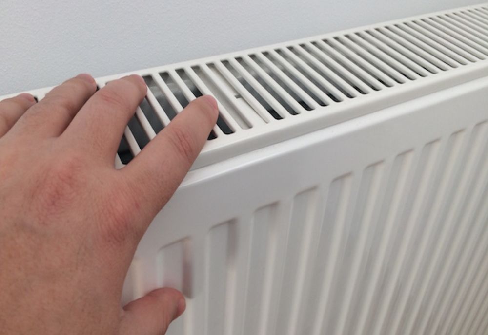 Ziua și defecțiunea la rețeaua de distribuție a energiei termice, în Craiova. Frig în sute de apartamente