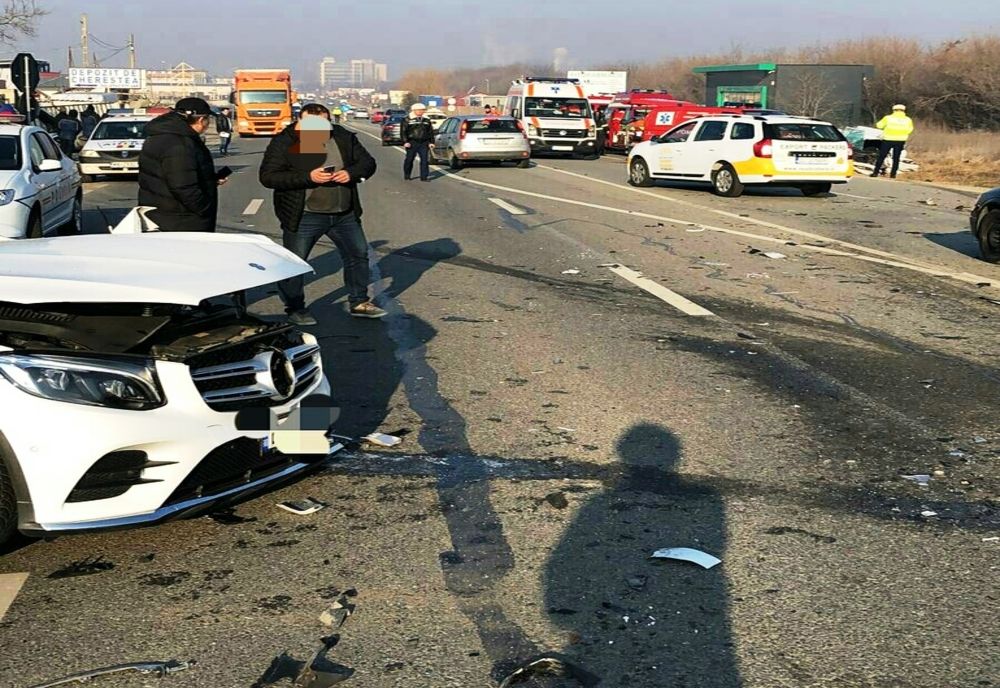 Un şofer din Balş a provocat un accident la Craiova, iar trei persoane au ajuns la spital