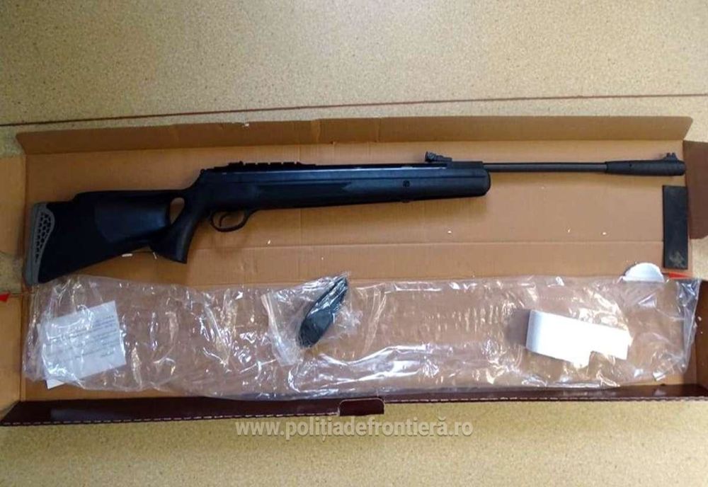Dolj: Pușcă cu aer comprimat confiscată în vamă, la Calafat