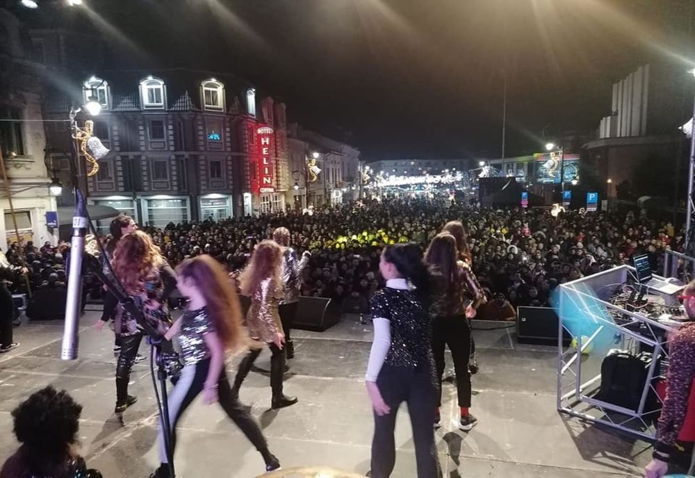 Mii de craioveni s-au distrat, de Revelion, în centrul oraşului