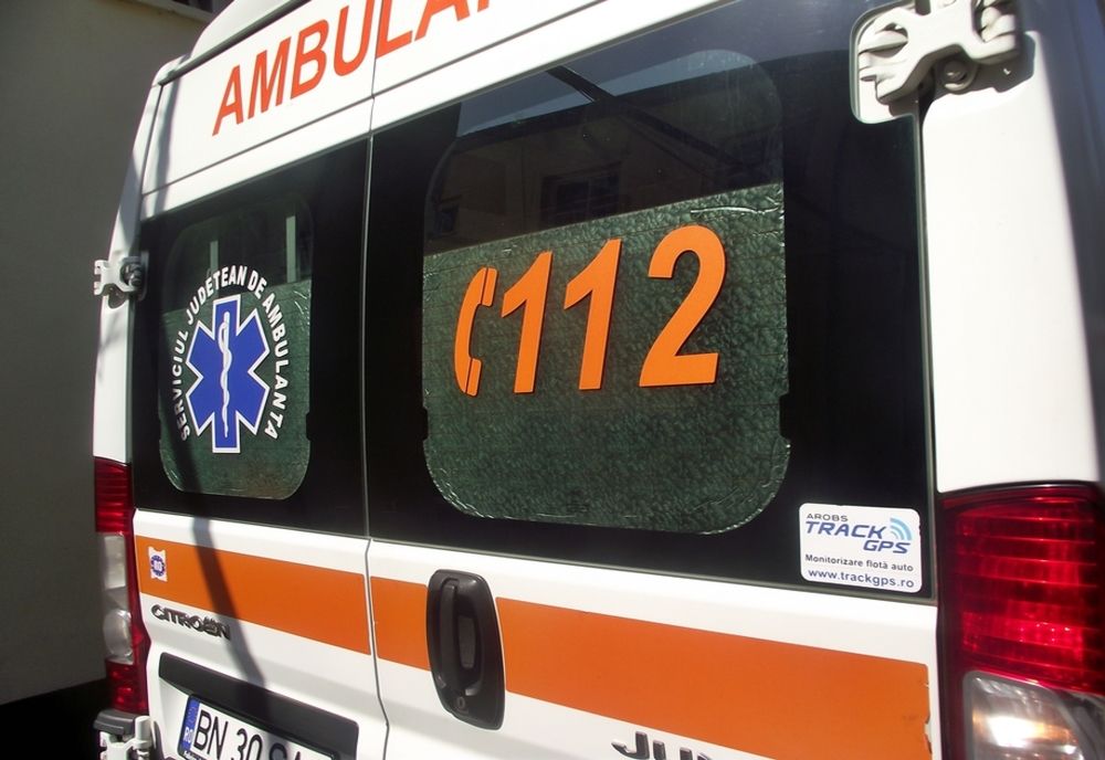 Șofer din Dolj, la spital, după ce a ajuns cu mașina în șanț 