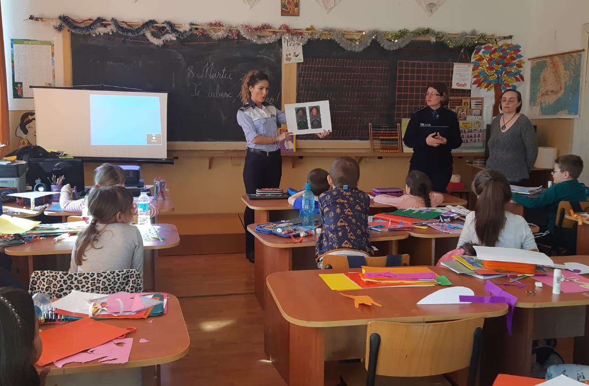 Școlile din județul Dolj, verificate de polițiști