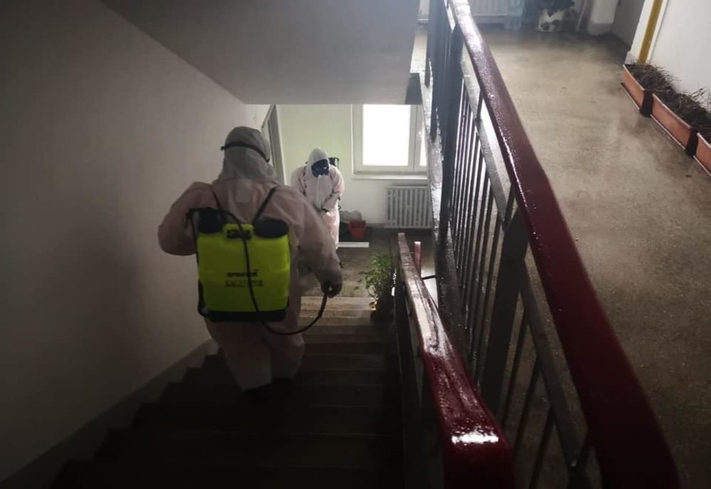 DSP Dolj face verificări în scandalul dezinfectantului folosit în scările de bloc din Craiova. „Aviz dat dintr-o eroare” 