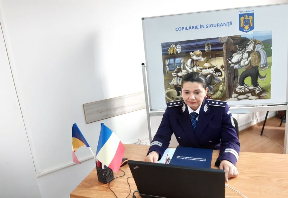 Activități de prevenire, derulate online, de către polițiștii doljeni