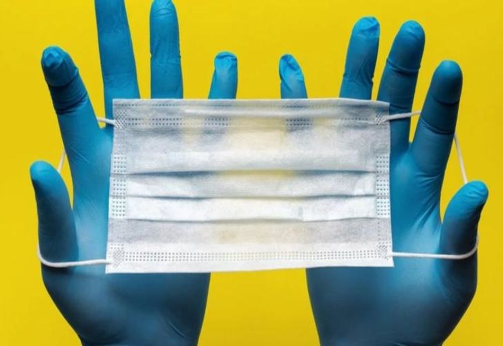 Spirt și măști de protecție, comercializate ilegat în Dolj. Polițiștii au făcut verificări și au confiscat mărfuri  