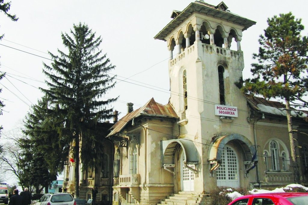 Dolj: Încep lucrările de reabilitare ale unei policlinici distruse într-un incendiu, în urmă cu cinci ani