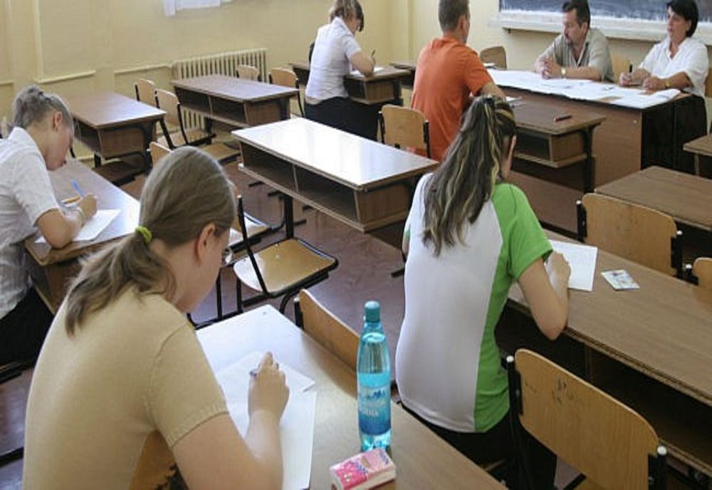 Dolj: Peste 400 de absenți la proba de Matematică a Evaluării Naționale