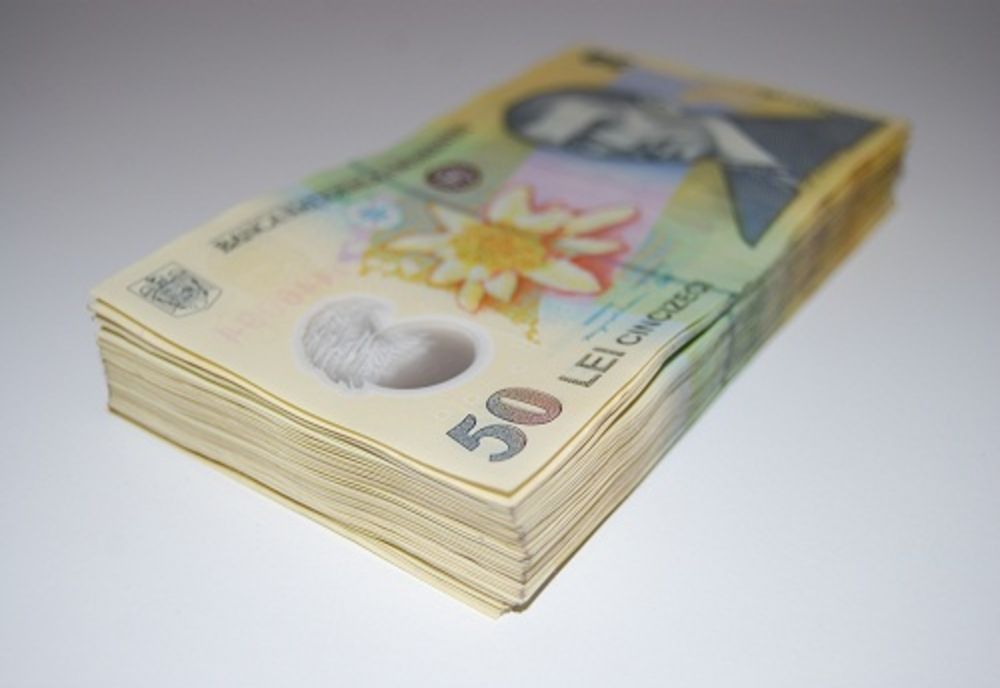 Dolj: Șofer prins în flagrant când încerca să dea mită polițiștilor de la Rutieră. Conducea cu 125 km/h într-un oraș din Dolj 