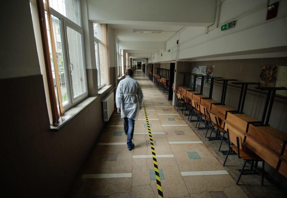 Elevi din Dolj, eliminaţi din examenul de bacalaureat, sesiunea de toamnă, pentru tentativă de fraudă