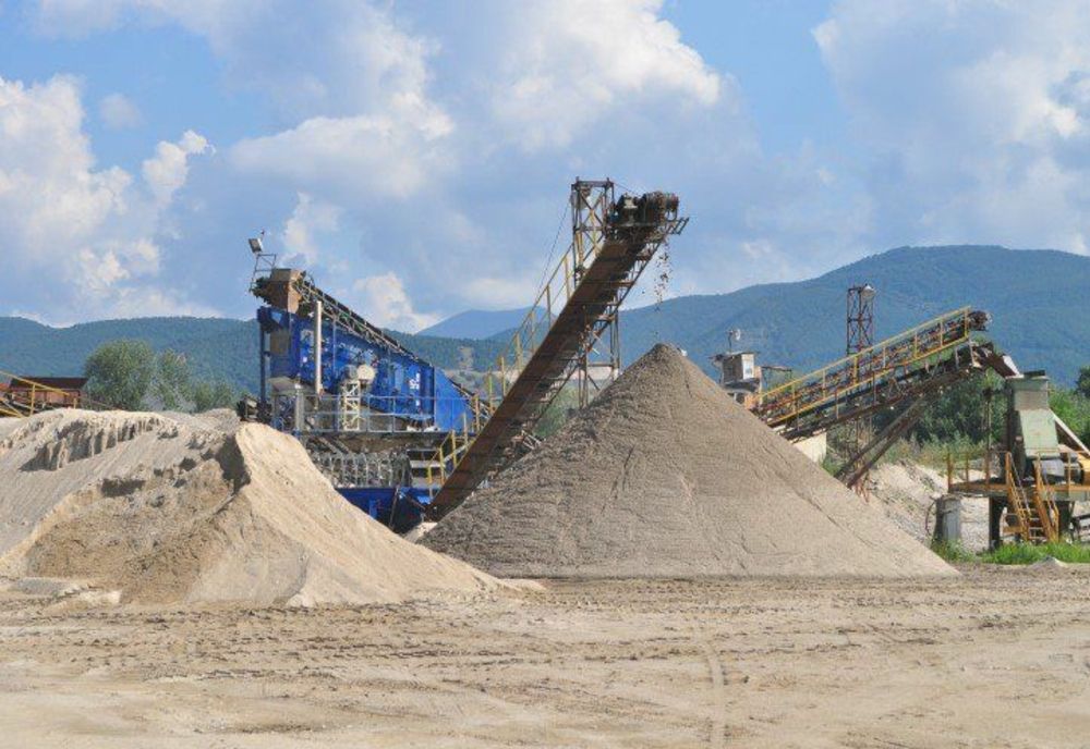 Dolj: Balastieră ilegală, pe râul Jiu